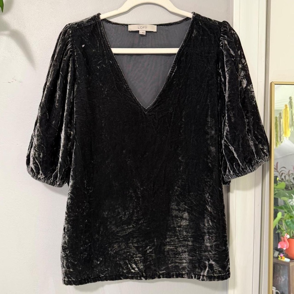 LOFT Black Crushed Velvet Puff Sleeve V-Neck Blouse Whimsigoth Top Large